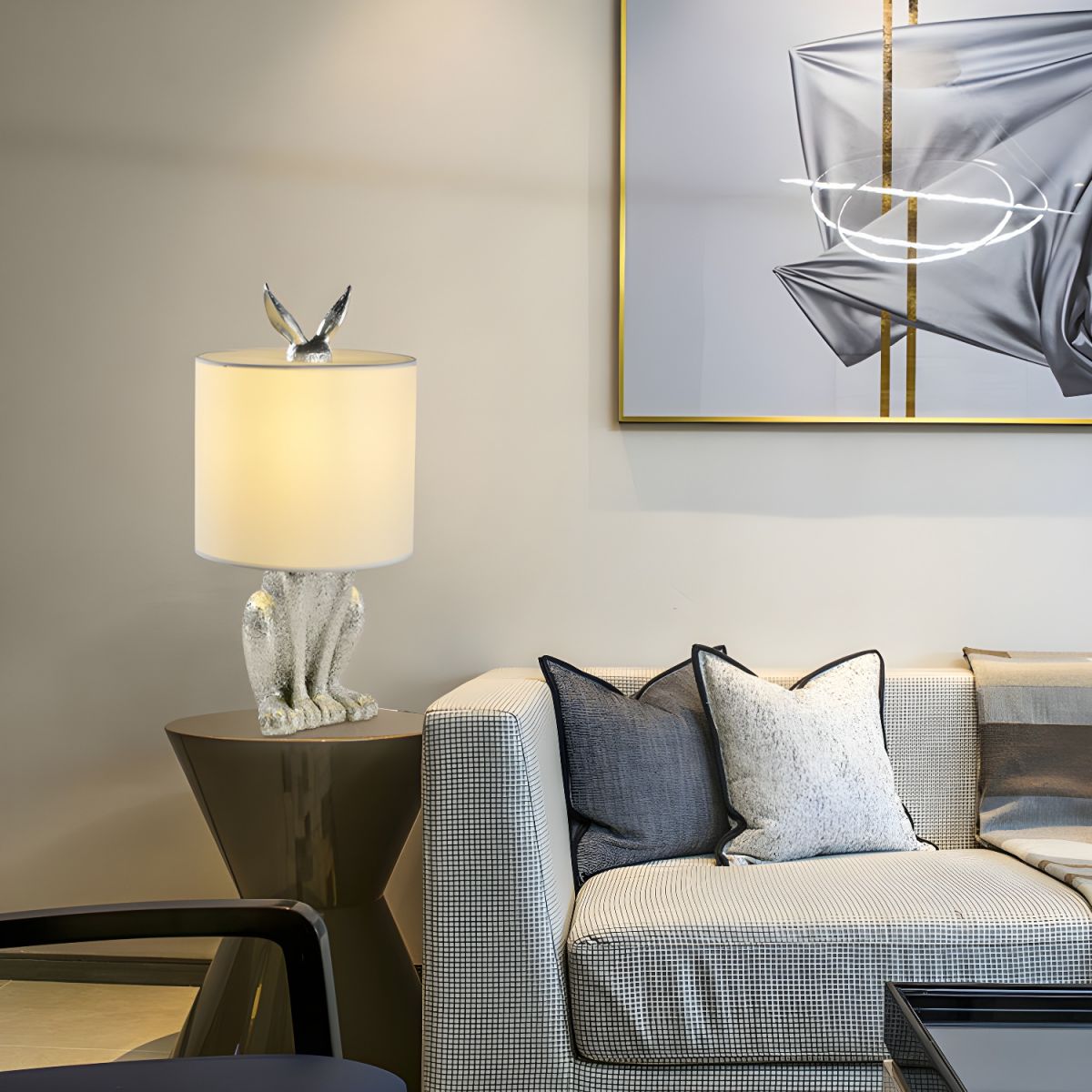 Tafellamp met Gemaskerd Konijn van Hars Nordic Art Deco | Cavira