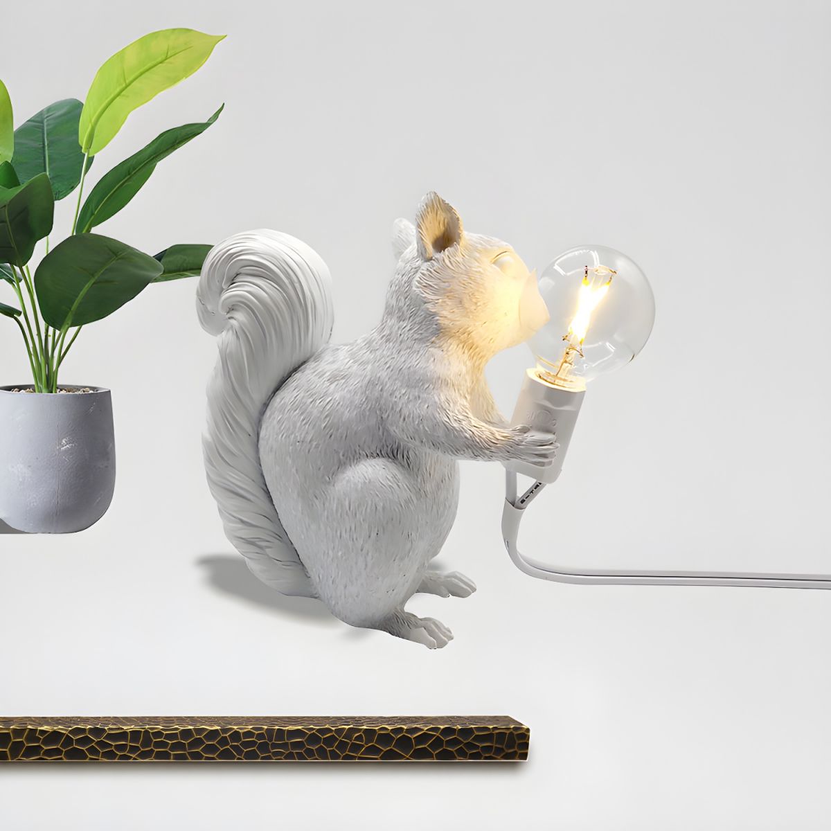 Tafellamp met Hars Eekhoorn Scandinavische Art Deco Stijl | Orvilo