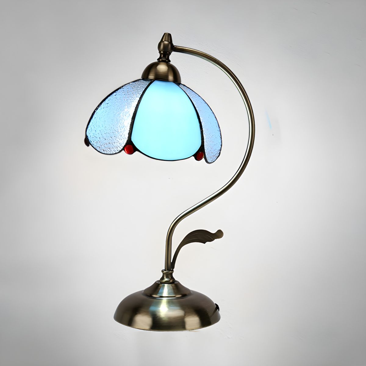 Tafellamp met Tiffany Glazen Koepel in Klassieke Stijl | Virelo