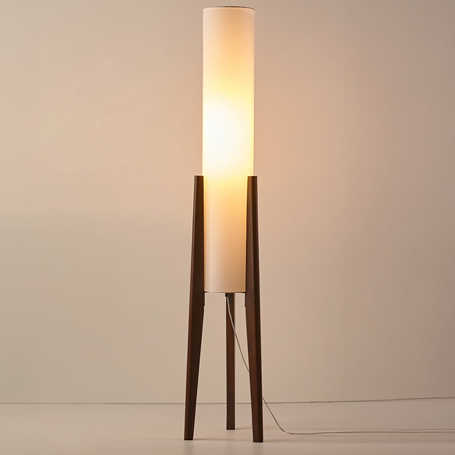 Vloerlamp walnoothout scandinavische stijl | Tolvia